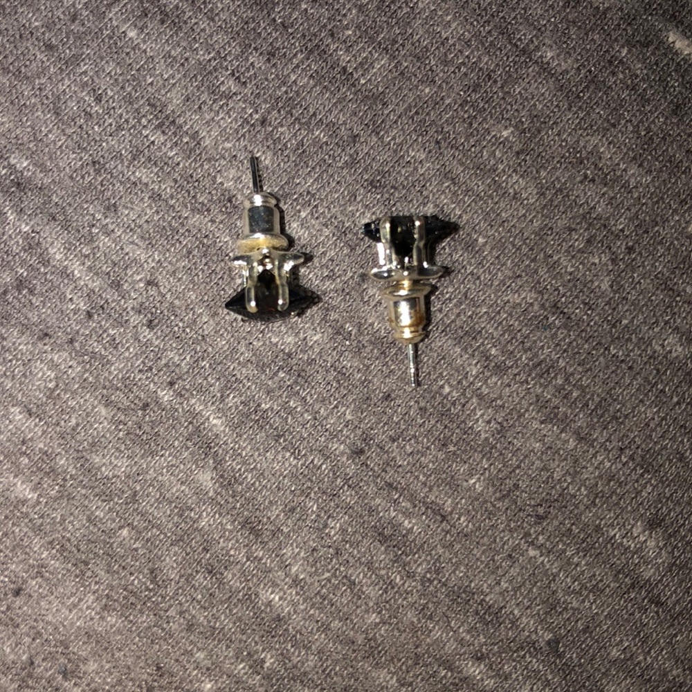 Black star earrings